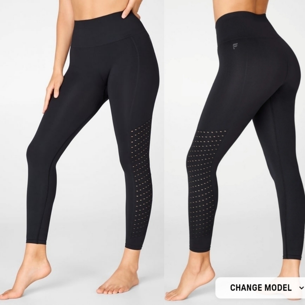 Fabletics Sync Seamless High-Waisted 7/8 Leggings - Black